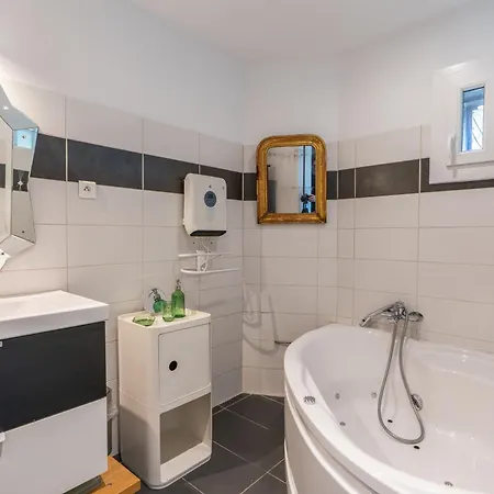 Maison Questel Yourhosthelper Appartement Nîmes